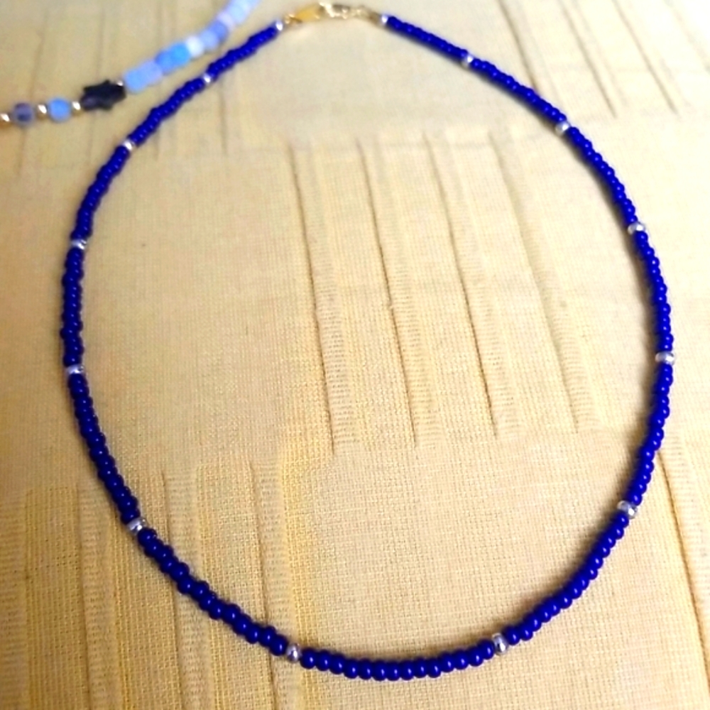 2 Necklaces - Picture 4 of 4